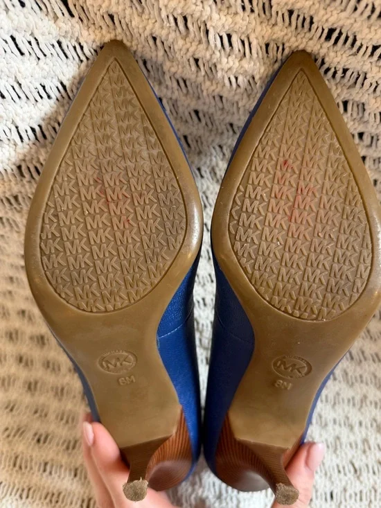 MICHAEL KORS Flex Mid Electric Blue Leather Pointed Toe 2.5” Heel Pumps Size 8M - Picture 11 of 12